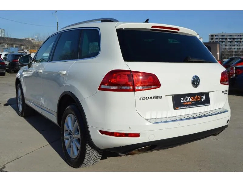 Volkswagen Touareg cena 53000 przebieg: 260000, rok produkcji 2011 z Jastrowie małe 154